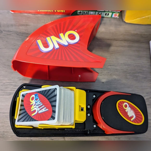 2005 Mattel UNO Attack Game Electronic Card Launcher & Sound Alert Family Fun - Picture 3 of 10